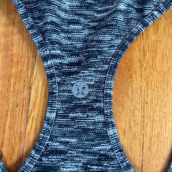 Lululemon Razor Back Tank Top - Picture 3 of 3